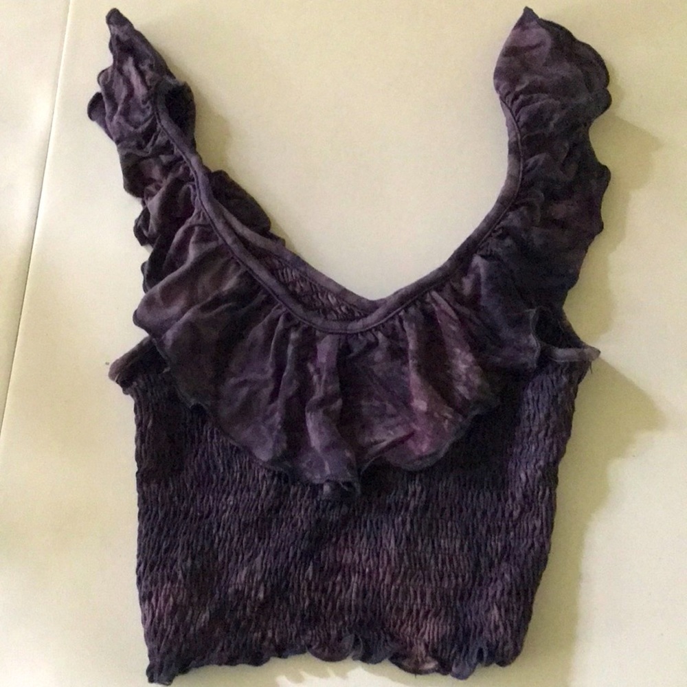 American Eagle crop top. Purple tie-dye. V neck. Ruffle detail. Elastic bodice.